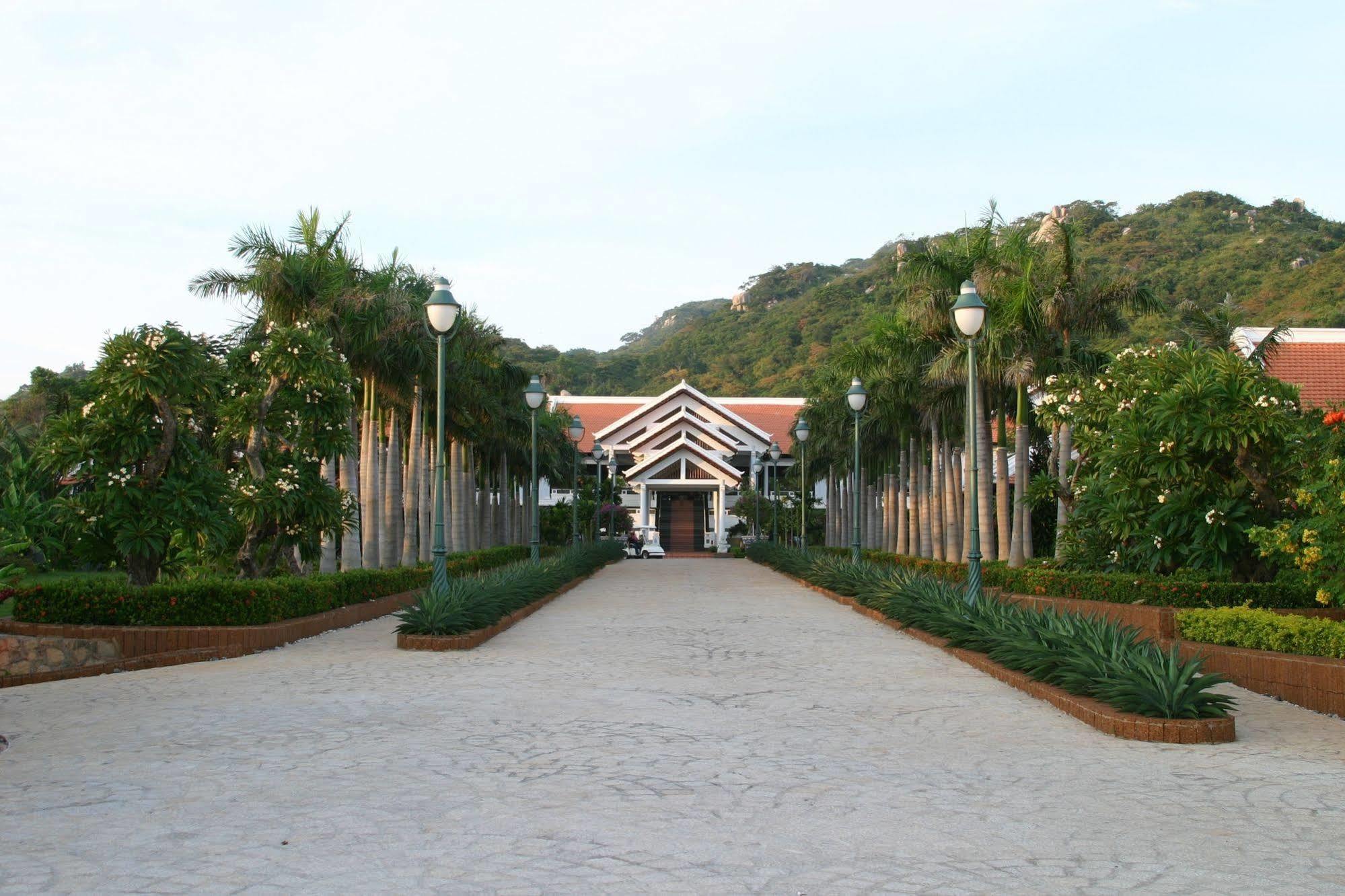 Long Hai Beach Resort Vung Tau Exteriör bild