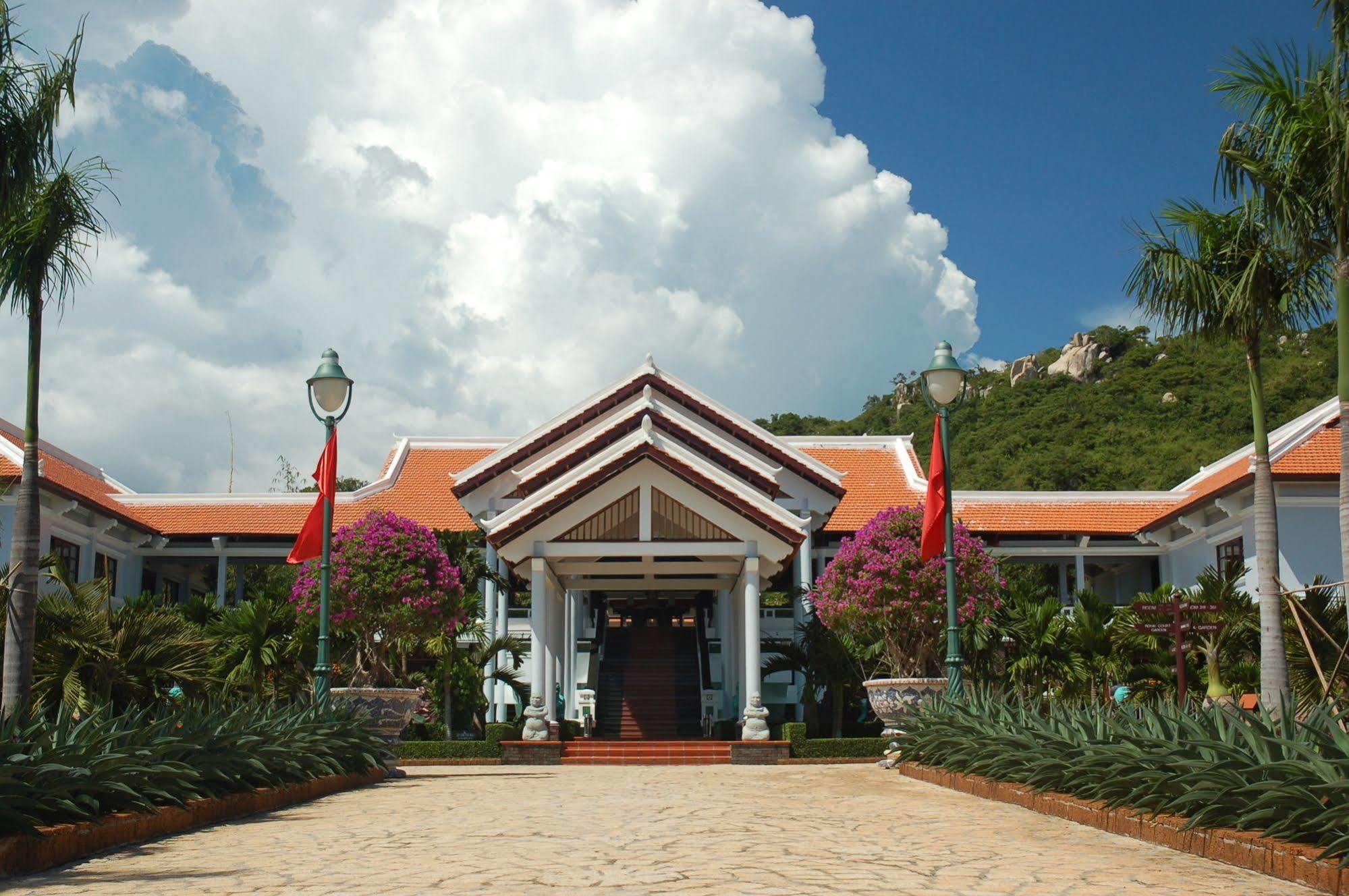 Long Hai Beach Resort Vung Tau Exteriör bild
